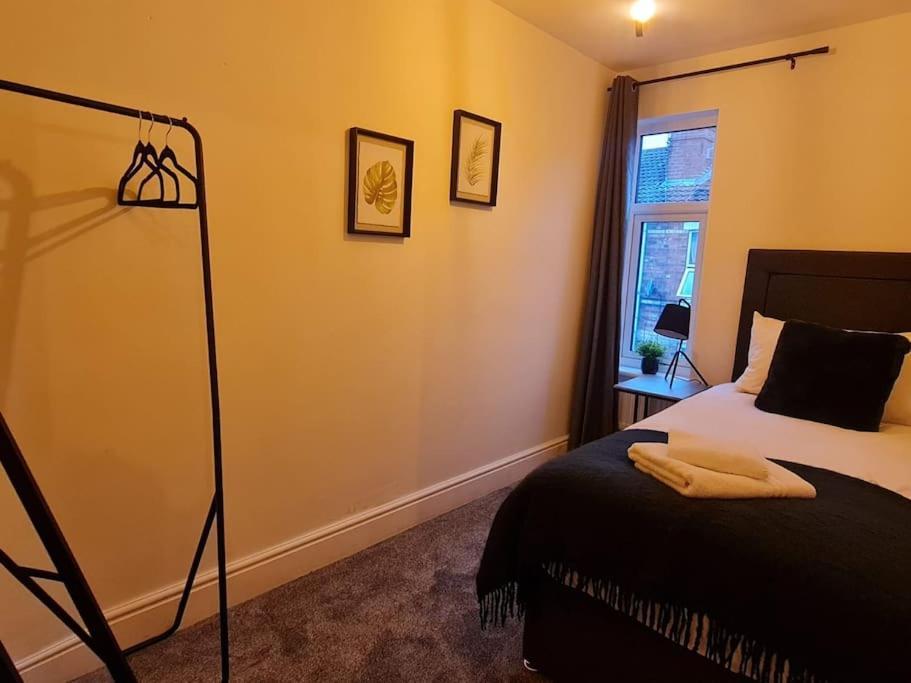 Centrally Located To The City Of Lincoln Exterior photo